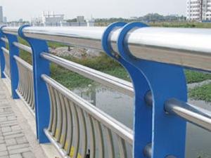 不锈钢的制作经常是在有粉尘的场地进行