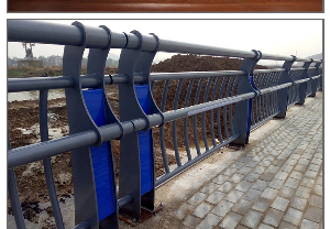 桥梁防撞护栏供给受到压制
