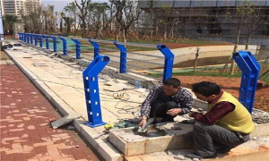 中原特钢领涨护栏不锈钢复合管板块