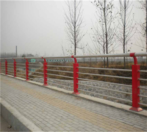 如何选择仿木栏杆的款式