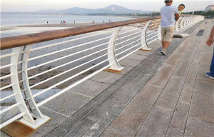 桥梁护栏怎样养护