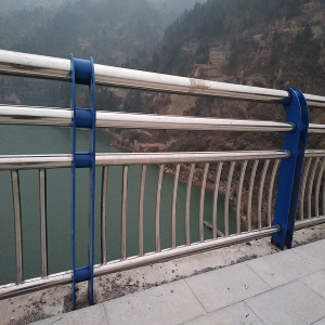 湖南不锈钢隔离护栏简介